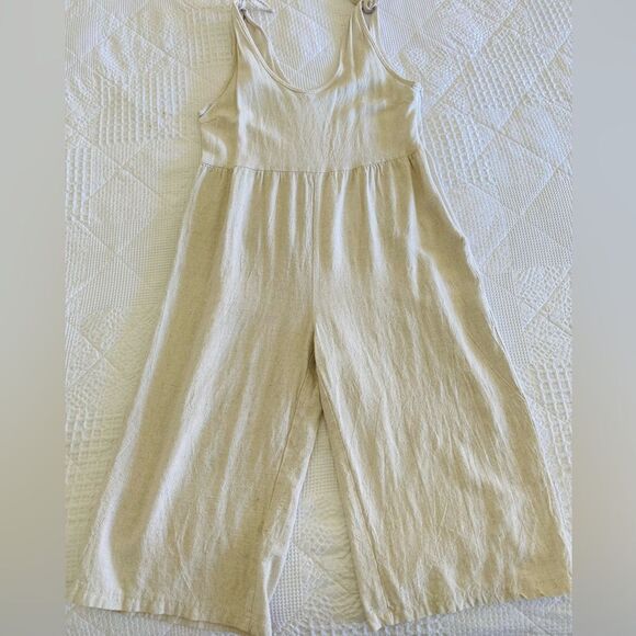 Linen blend Sleeveless Capri Jumpsuit Cream Size Medium Minimalist Loungewear - Picture 6 of 6